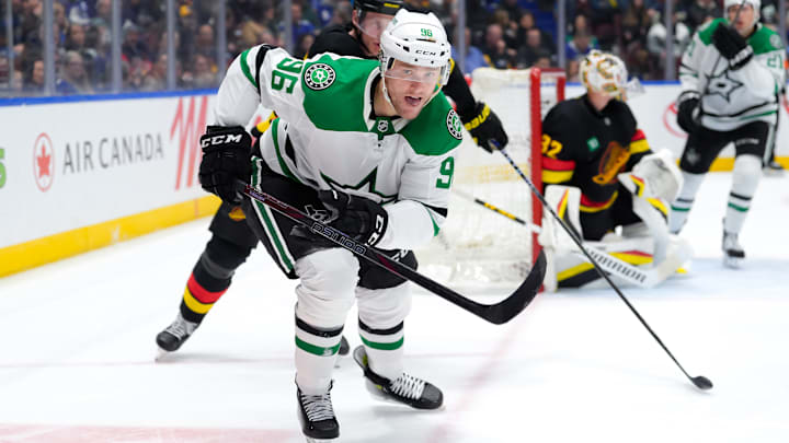 Dallas Stars v Vancouver Canucks