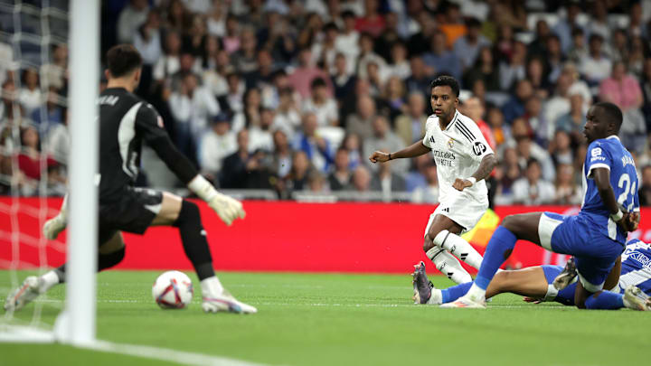 Real Madrid CF v Deportivo Alaves  - La Liga EA Sports