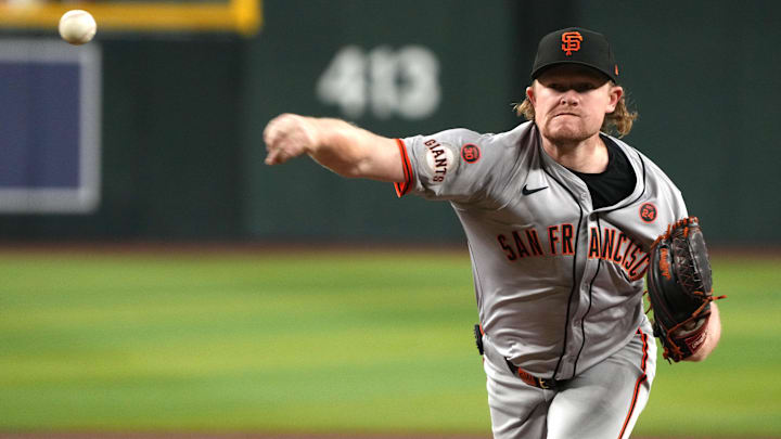 Sep 24, 2024; Phoenix, Arizona, USA; San Francisco Giants pitcher Logan Webb (62) throws against the Arizona Diamondbacks.