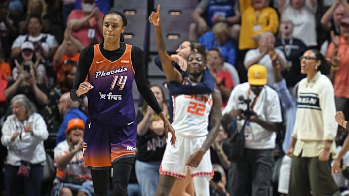 Phoenix Mercury v Connecticut Sun