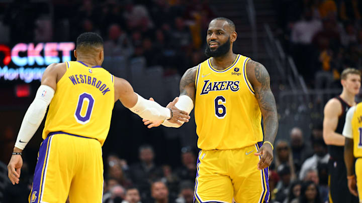 Lakers siguen buscando cambiar a Westbrook