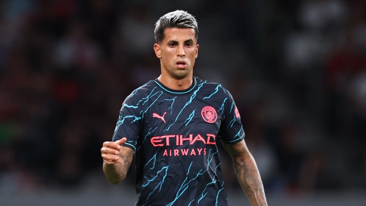 João Cancelo deixou o Manchester City de forma permanente João Cancelo deixou o Manchester City de forma permanente