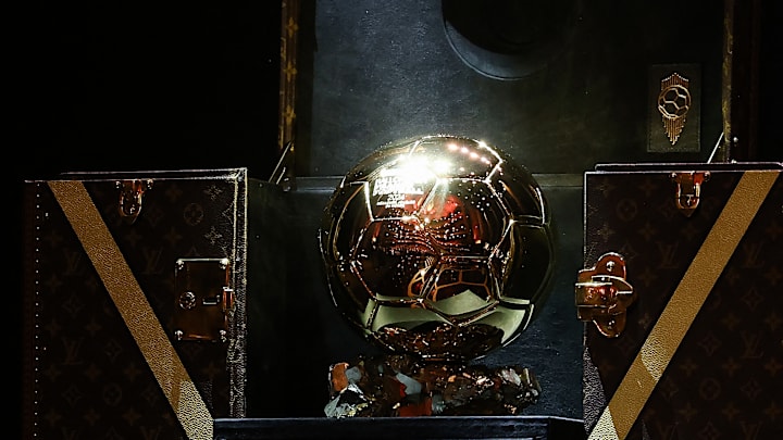 Le Ballon d'Or est la distinction individuelle suprême pour un footballeur. 