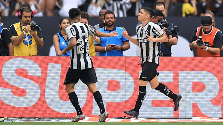 Savarino anotou um golaço no Niltão