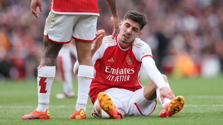 Arsenal FC v Aston Villa - Premier League