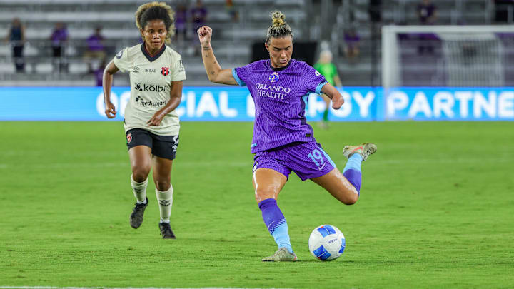 Sep 2, 2025; Orlando, Florida, USA; Orlando Pride defender Carson Pickett (19) scores during the second half against the LD Alajuelense at Inter&Co Stadium. Mandatory Credit: Mike Watters-Imagn Images