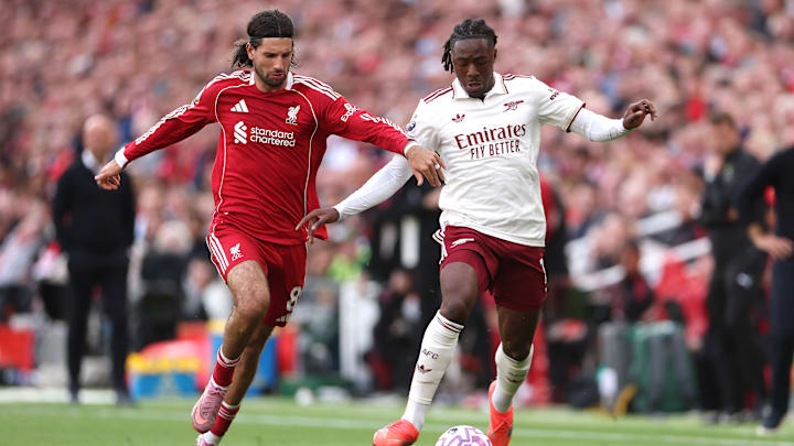 El Liverpool y el Arsenal ocupan los primeros dos lugar de la clasificación de Premier League actualmente El Liverpool y el Arsenal ocupan los primeros dos lugar de la clasificación de Premier League actualmente