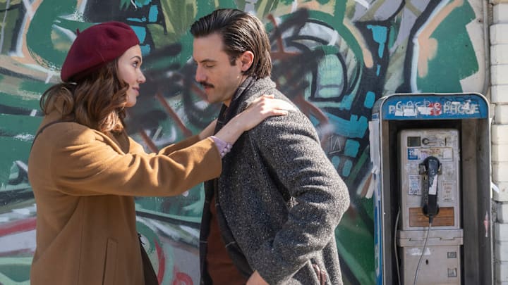 THIS IS US -- "New York, New York, New York" Episode 416 -- Pictured: (l-r) Mandy Moore as Rebecca, Milo Ventimiglia as Jack 