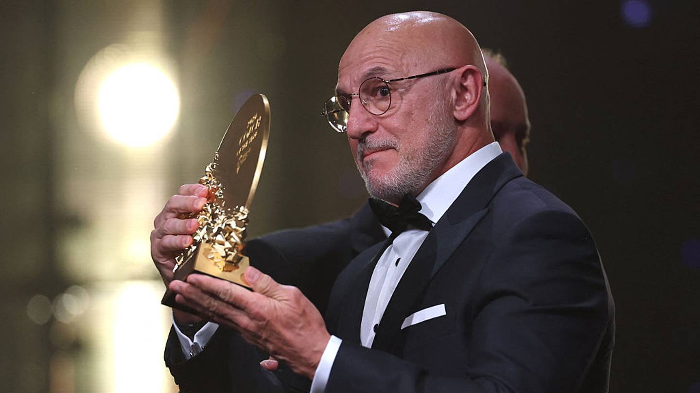 Luis de la Fuente Reaches New Heights With Historic 2026 Men’s Coach of the Year Win