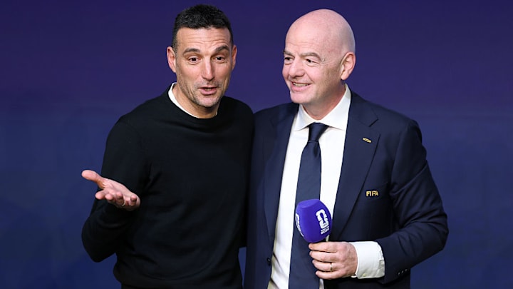 Gianni Infantino (right) rectified a blunder by FIFA toward Lionel Scaloni.