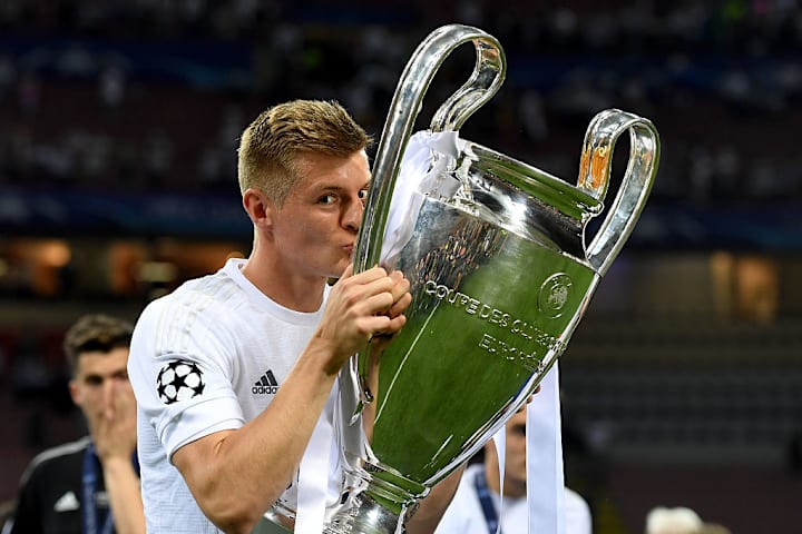 โทนี่ ครูส