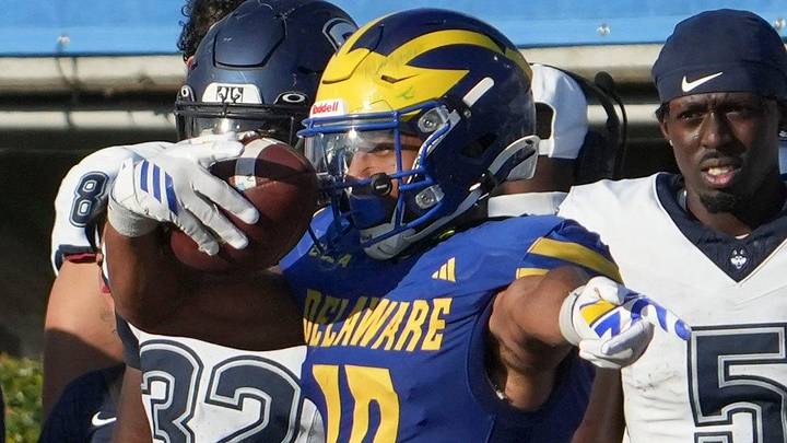 Delaware receiver Kyre Duplessis.