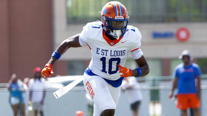 The East St. Louis Flyers dropped a tough overtime battle with national power IMG Academy (Florida), last week, but remain No. 2 in this week's Top 25 Illinois High School Football Rankings.