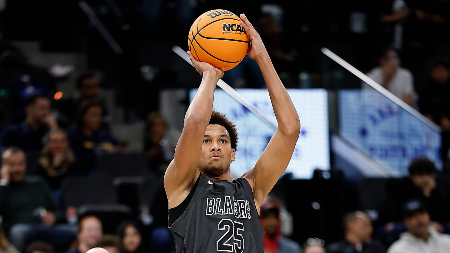 2026 four-star small forward Maximo Adams cuts list to 11, includes UNC