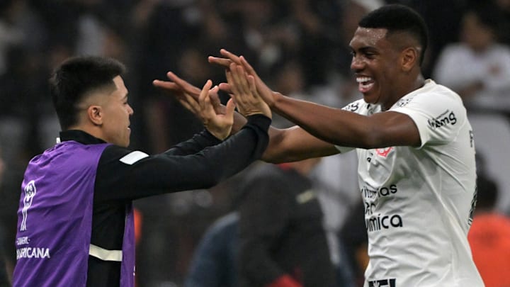 Felipe Augusto marcou o gol do Corinthians na Arena na vitória sobre o Universitario. 