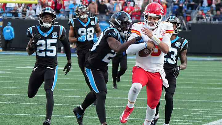 Jordan Fuller, Patrick Mahomes