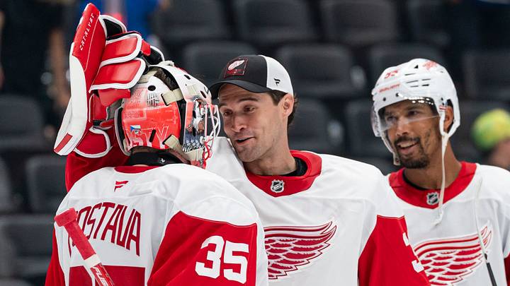 Detroit Red Wings v Vancouver Canucks Detroit Red Wings v Vancouver Canucks