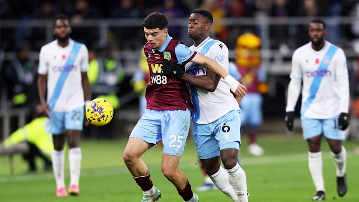 Burnley FC v Crystal Palace - Premier League