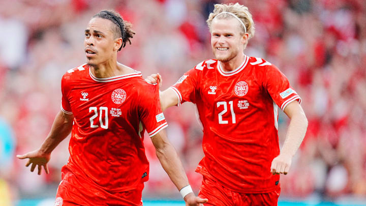 FBL-EUR-NATIONS-DEN-SRB