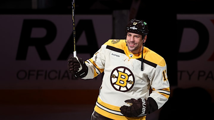 Chicago Blackhawks v Boston Bruins