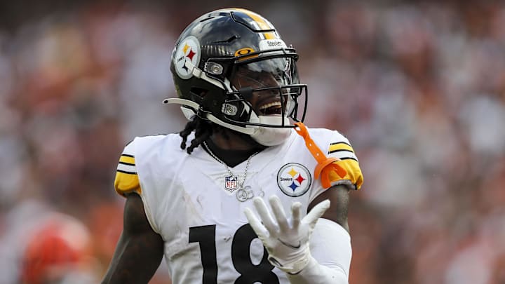Sep 11, 2022; Cincinnati, Ohio, USA; Pittsburgh Steelers wide receiver Diontae Johnson (18) argues