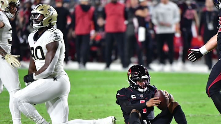 Tanoh Kpassagnon celebrates a sack on Cardinals QB Kyler Murray