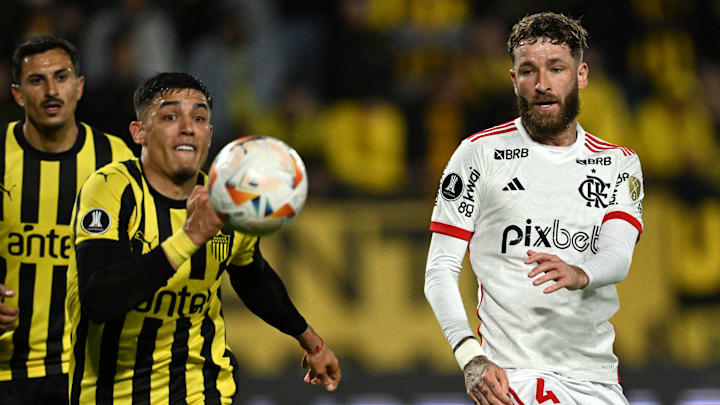 Flamengo pressionou, mas não conseguiu reverter o confronto Flamengo pressionou, mas não conseguiu reverter o confronto