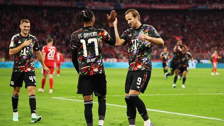 Harry Kane jubelt mit Michael Olise