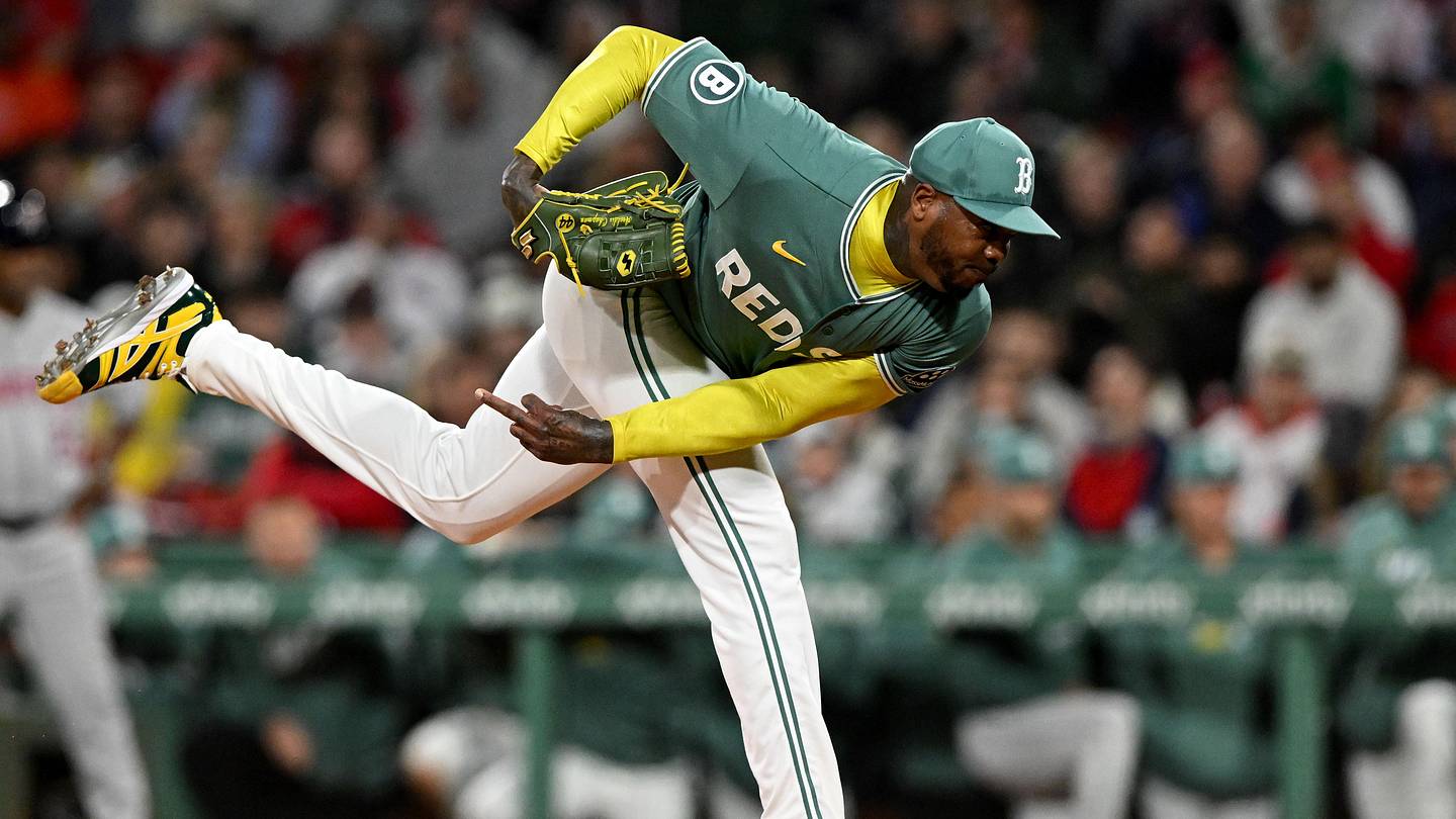Aroldis Chapman Trade Rumors Heating Up for Struggling Red S