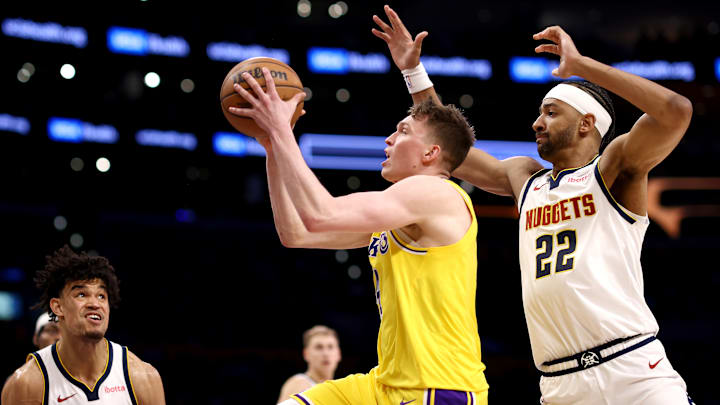 Nuggets y Lakers podrían negociar por un joven escopetero