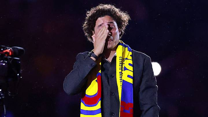 Guillermo Ochoa durante su homenaje de retiro en el Azteca.