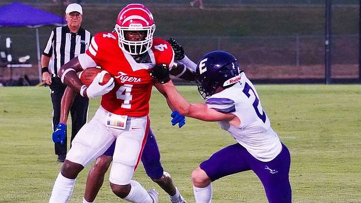 Mansfield running back Silas Burton