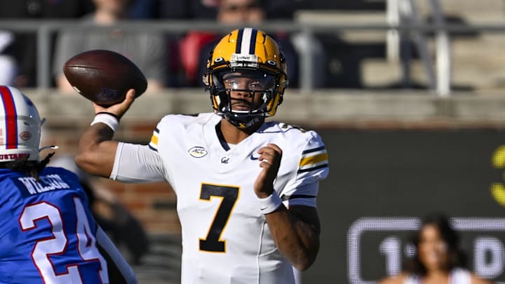 Cal quarterback Chandler Rogers 