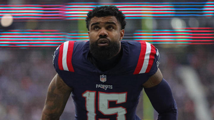 Nov 12, 2023; Frankfurt, Germany;  New England Patriots running back Ezekiel Elliott (15) looks on