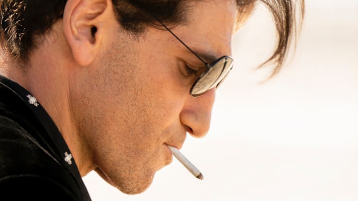 Jon Bernthal as Julian Kaye in AMERICAN GIGOLO. Photo Credit: Justin Lubin/SHOWTIME.