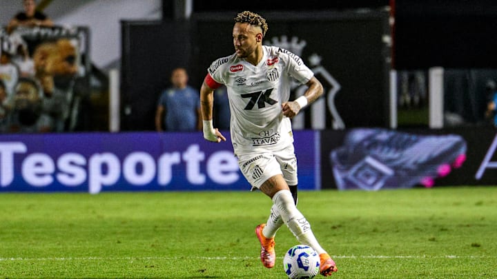 Neymar fará a sua estreia na temporada contra o Velo Clube