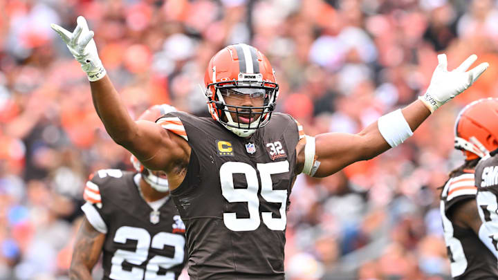 Tennessee Titans v Cleveland Browns
