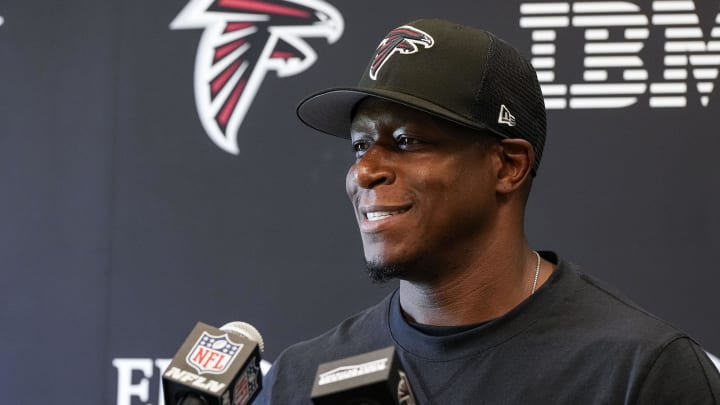 Atlanta Falcons head coach Raheem Morris