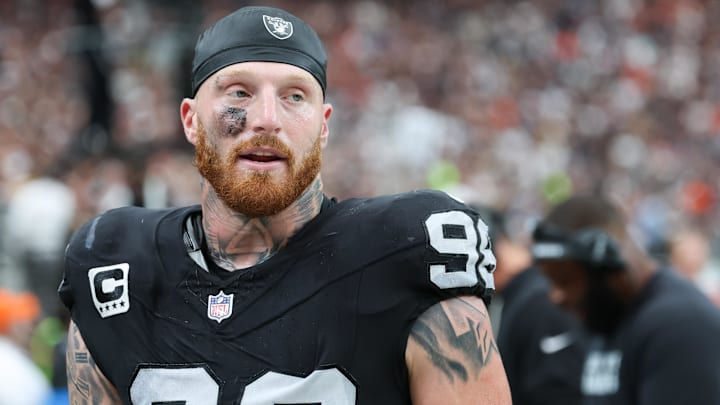 Las Vegas Raiders defensive end Maxx Crosby (98) looks on from the sideline during the first quarter against the Chicago Bears. Mandatory Credit: Kiyoshi Mio-Imagn Images