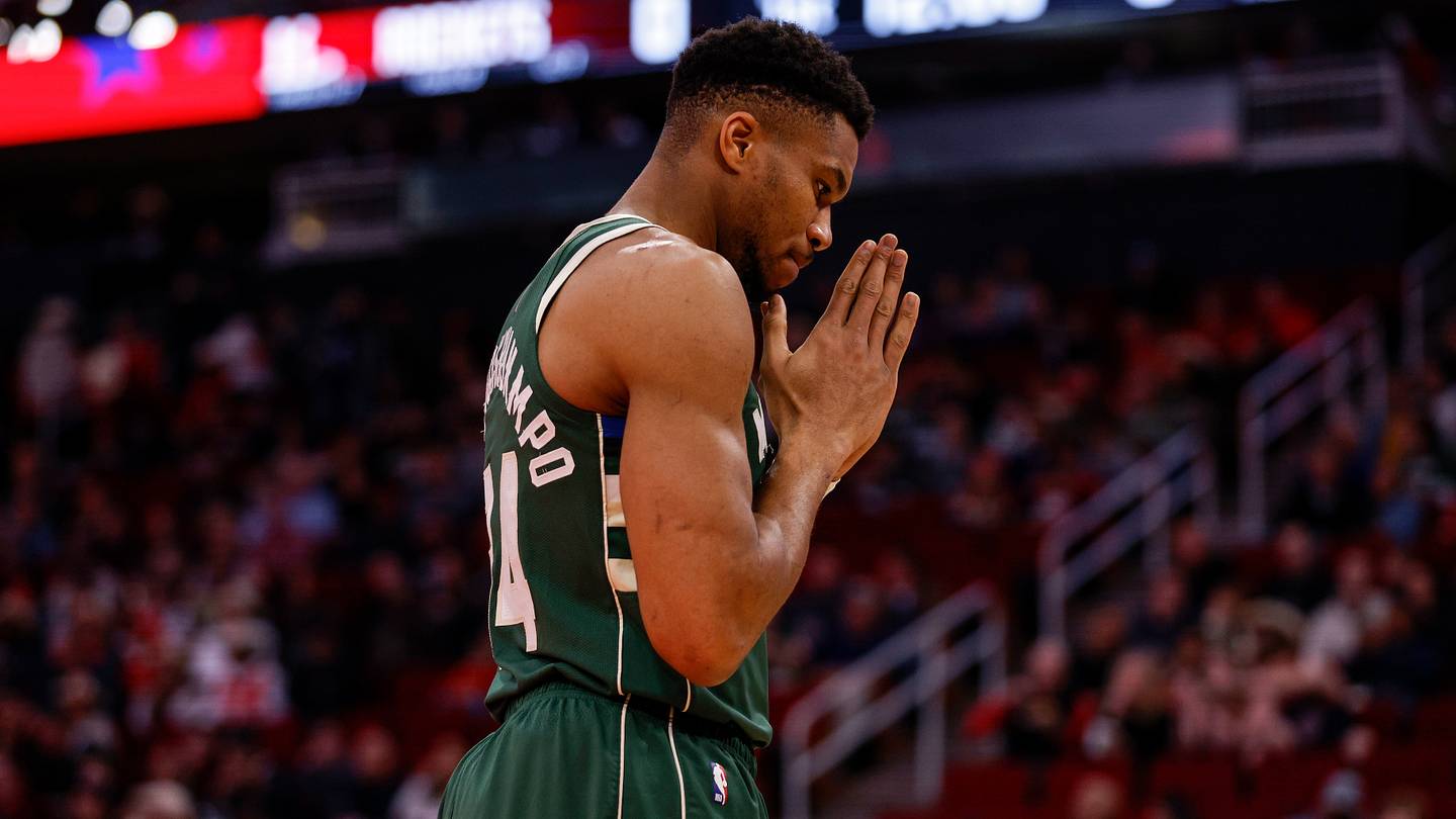 Giannis Antetokounmpo's Future: Warriors Eye Trade Amid Knicks Advantage