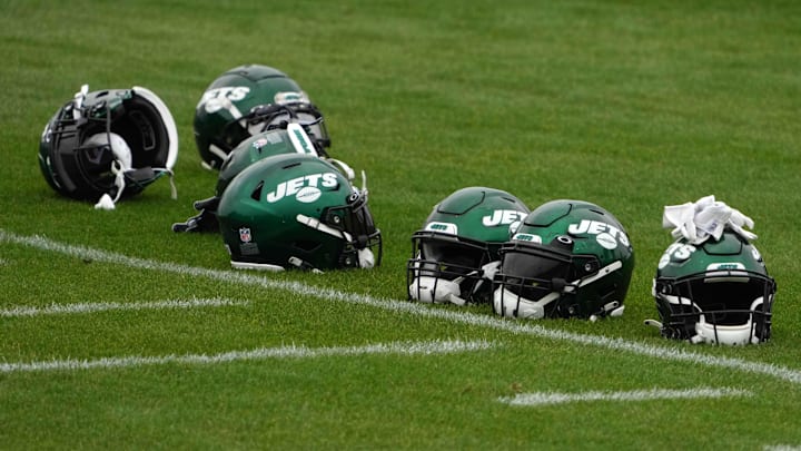 Oct 8, 2021; Ware, England, United Kingdom; New York Jets helmets are seen during a practice at the Manor Marriott Hotel and Country Club. Mandatory Credit: Kirby Lee-Imagn Images
