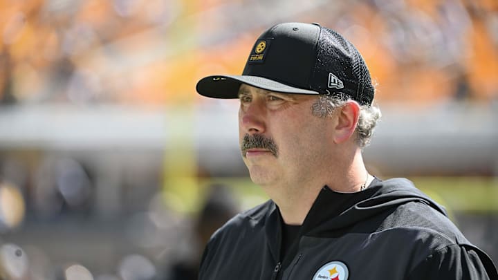 Pittsburgh, Pennsylvania, USA; Pittsburgh Steelers offensive coordinator Arthur Smith  walks the sideline before a game against the Seattle Seahawks at Acrisure Stadium. 