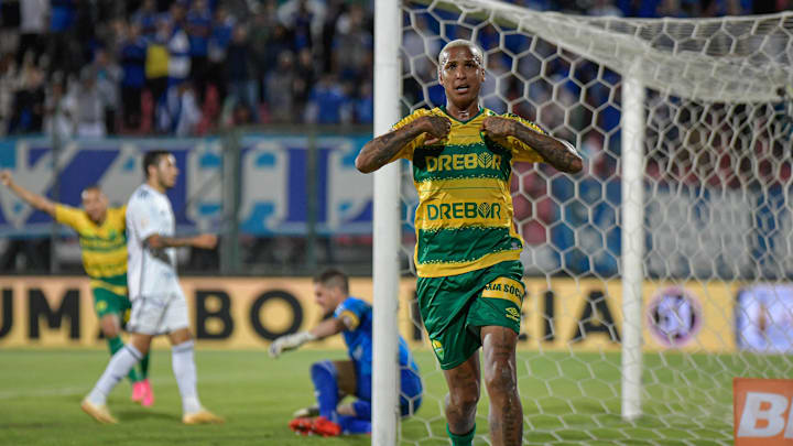 Deyverson fez de cabeça o único gol da partida em Sete Lagoas