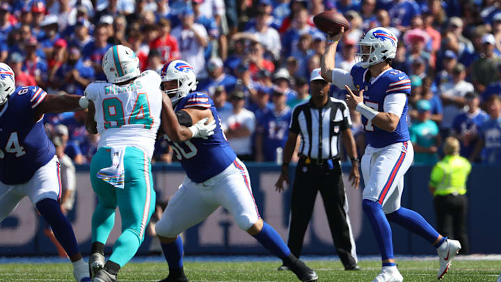 Miami Dolphins v Buffalo Bills