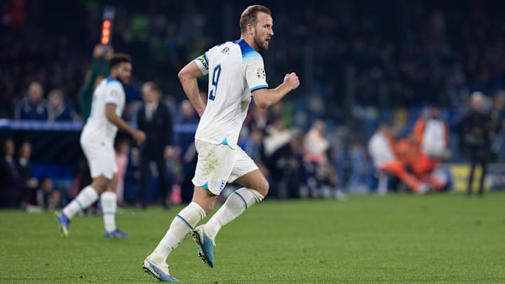 Kane tenta ajudar Inglaterra a conquistar segunda vitória