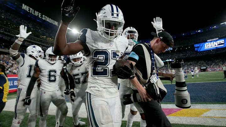 Sep 26, 2024; East Rutherford, New Jersey, USA; Dallas Cowboys cornerback Amani Oruwariye celebrates his interception during the fourth quarter against the New York Giants at MetLife Stadium.