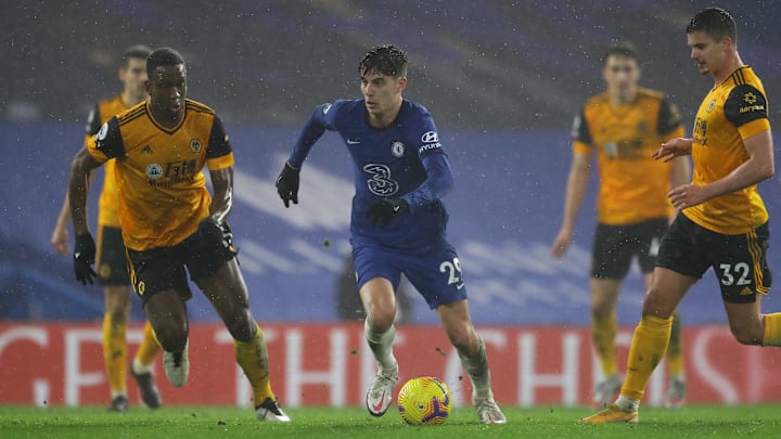 Wolverhampton e Chelsea se enfrentam neste domingo.