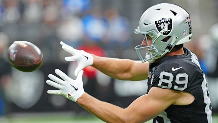 Jan 5, 2025; Paradise, Nevada, USA; Las Vegas Raiders tight end Brock Bowers (89) warms up before a game against the Los Angeles Chargers at Allegiant Stadium. Mandatory Credit: Stephen R. Sylvanie-Imagn Images Jan 5, 2025; Paradise, Nevada, USA; Las Vegas Raiders tight end Brock Bowers (89) warms up before a game against the Los Angeles Chargers at Allegiant Stadium. Mandatory Credit: Stephen R. Sylvanie-Imagn Images