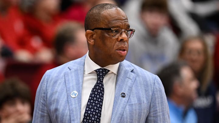 Jan 14, 2026; Stanford, California, USA; North Carolina Tar Heels head coach Hubert Davis looks on against the Stanford Cardinal in the first half at Maples Pavilion. Mandatory Credit: Eakin Howard-Imagn Images Jan 14, 2026; Stanford, California, USA; North Carolina Tar Heels head coach Hubert Davis looks on against the Stanford Cardinal in the first half at Maples Pavilion. Mandatory Credit: Eakin Howard-Imagn Images