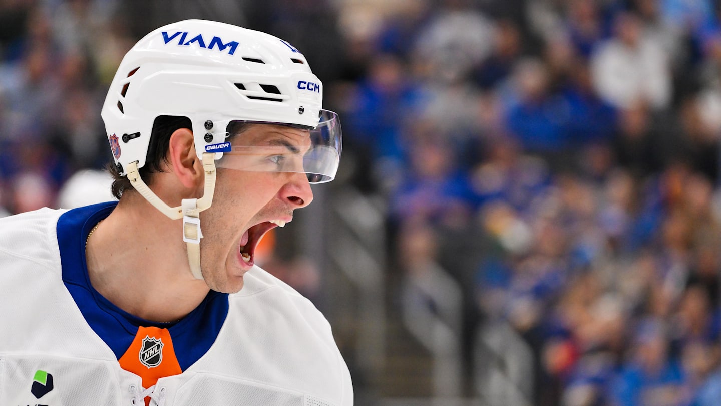 NY Islanders' Mathew Barzal sends blunt message after collapse: "We're pissed off"